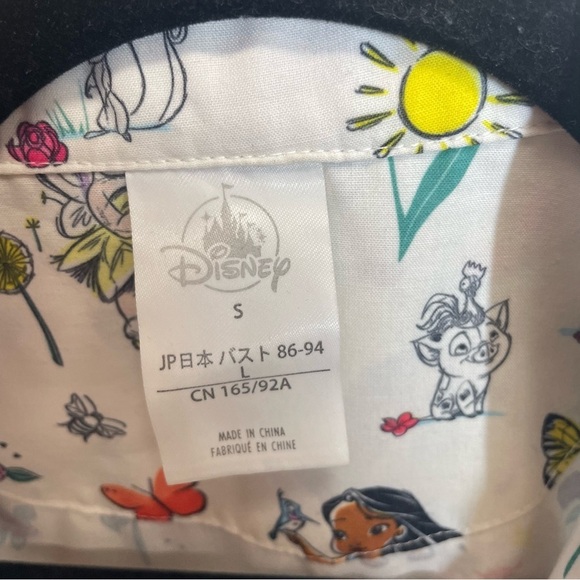 Disney Animators series pajama shirt Princesses women’s small button up - Picture 8 of 8